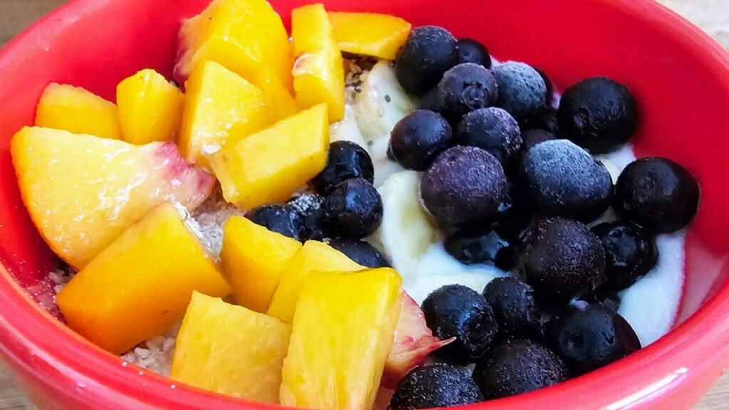 fruits with yughurt